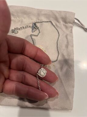 Kendra scott silver tone white howlite necklace